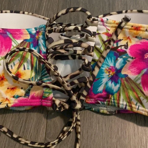 💕Victoria Secret Bikini Top 💕 - Picture 3 of 7